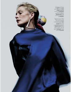 ElleSingapore-August2018-page-003.jpg