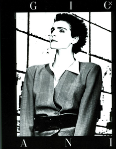 Fallai_Giorgio_Armani_Spring_Summer_1985_05.thumb.png.97d35e7cea2050d0a044aaf736f9a383.png