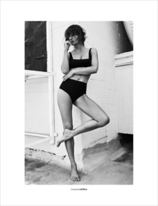 Helena-Christensen-DSCENE-Magazine-Williams-Hirakawa-08-620x808.thumb.jpg.a5ba6b39d5741f1f251b7508a7d38ecf.jpg