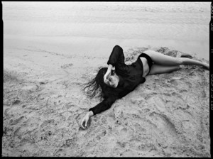 Isabeli-Fontana-Beach-Photos10.thumb.jpg.aa6d47687334ac710997d7df5e5b8a7e.jpg