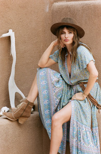 JASMINE-Alyssa-Miller-by-Brydie-Mack-for-Spell-and-the-Gypsy-Collective-41.jpg