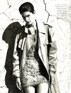 Kaki_Watson_Vogue_Italia_June_1989_03.thumb.png.0e4a911f3c8b5a357e545f6716ecb06e.png