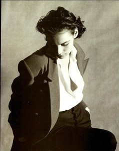Knott_Vogue_Italia_November_1988_04.thumb.jpg.5fd4084f4ae25d670cff3e148f2f610d.jpg