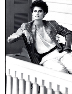 Krieger_Basile_Spring_Summer_1985_04.thumb.png.6c5e138c2b250ce40f54717124dce12f.png