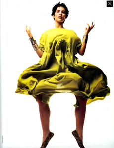 Meisel_Romeo_Gigli_Spring_Summer_1985_02.thumb.png.e38746159abcf93d7e32d20bbf68a5d0.png