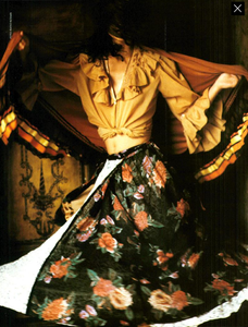Nodari_Vogue_Italia_June_1989_06.thumb.png.e72e9df74e29d691dd7a14a81a31f5fc.png
