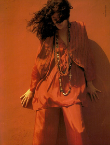 Nodari_Vogue_Italia_June_1989_11.thumb.png.2c8e5acdb31cd0726b3de1dc6d68f689.png