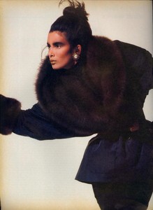 Penn_Vogue_US_October_1985_01.thumb.jpg.8c1dd78c9350d25c49ade44acc85a627.jpg