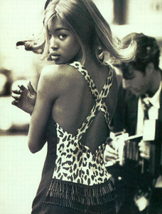 Perline_Colorate_Meisel_Vogue_Italia_June_1989_09.thumb.png.4bb6203ae8e0c52f7b30a50c03d02121.png