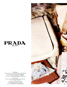 Prada_Spring_Summer_1985_03.thumb.png.14c4e45e9ab97385b58c9e1d6fee78c8.png