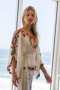 Queen_Of_Hearts_Top_Ivory_1.jpg