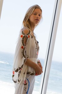 Queen_Of_Hearts_Top_Ivory_7.jpg