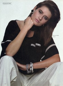 Schmid_Vogue_US_June_1983_01.thumb.jpg.a0203dc54bd393015f7218233eeedfb6.jpg