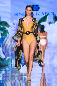 Sinesia-Karol-Miami-Swim-Week-68.jpg
