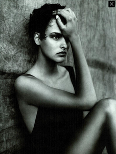 Sole_Ferri_Vogue_Italia_June_1989_04.thumb.png.9a332a91e025c4792069db2356cddbce.png