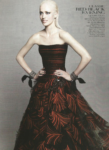 VOGUEUSAUG200918.thumb.jpg.7300dce1a118be3cf1d3d8aa34f3efeb.jpg