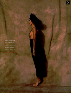 Verticale_Ferri_Vogue_Italia_June_1989_04.thumb.png.727809658a37b9b04946f95c233985cf.png