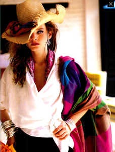 Weber_Umberto_Ginocchietti_Spring_Summer_1985_06.thumb.png.80001eb709b9f1e0b01b4e09f6553e7b.png