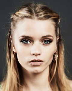 abbey-lee-kershaw-deadline-studio-portraits-at-sxsw-2018-4.thumb.jpg.f22a3b814055d3467c4459983328e5b4.jpg