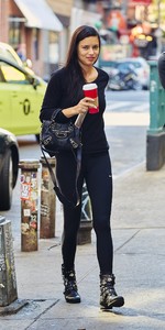 adriana-lima-out-and-aout-in-new-york-11-04-2015_4.thumb.jpg.4c72d5c2449e1f4703c9197cb7b10ecd.jpg