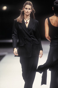 alberta-ferretti-ss-1993-3.thumb.jpg.38974c59a2057cfeee54f0d255087df3.jpg