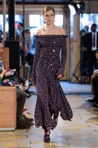 altuzarra-rf18-0794.thumb.jpg.cdbb96635b5c37a2d8b1f0f55c05032e.jpg