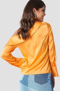 andrea_hedenstedt_one_shoulder_folded_blouse_1520-100080-0261_02b.jpg