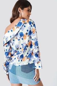 andrea_hedenstedt_one_shoulder_folded_blouse_1520-100080-4329_02b.jpg