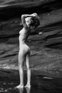 caroline-beauty-2.thumb.jpg.835fac6823fd21b2d2061b96849256cc.jpg