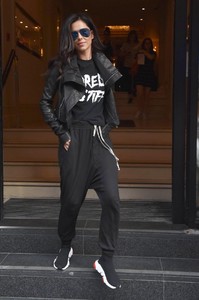 cheryl-cole-leaves-her-hotel-in-dublin-07-23-2018-1.thumb.jpg.f3b08a297d4df117ca38438efa984ec4.jpg