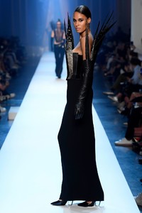 cindy-bruna-walks-jean-paul-gaultier-fashion-show-in-paris-07-04-2018-3.thumb.jpg.b065b986779af1f268b3c318886561c0.jpg