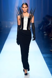 cindy-bruna-walks-jean-paul-gaultier-fashion-show-in-paris-07-04-2018-4.thumb.jpg.3fa53acafb1976fd21278ab28a7cd490.jpg