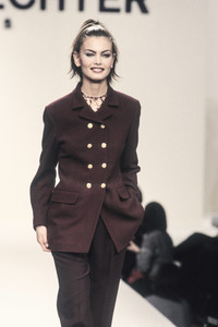 daniel-hechter-fw-1995.thumb.jpg.0158e991d60cc91ed3777b7c9663c2a7.jpg