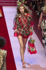 dolce-e-gabb-rs18-4856.thumb.jpg.521b7f5664f3a09b10422402d90cd9d9.jpg