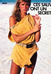 elle_fr_20_july_1981_2.thumb.jpg.be46c1c8ce9d604e36b8d0abb946d298.jpg