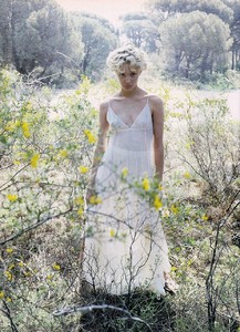 elle_fr_20_june_1994_4.thumb.jpg.c03318d60e85bda7a889959d28662cbc.jpg