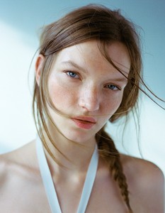 elle_mexico_001_1_3.thumb.jpg.98272b4dcc1a5e83bb842507c0e5f76a.jpg