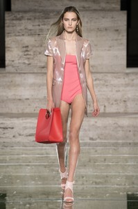 ferragamo-rs18-2712.thumb.jpg.243e6fceb4f563fde05ee4b16620d27e.jpg