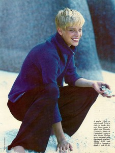 glamour_fr_may_1989_11.thumb.jpg.8c14d8ca465d25abce86bfd35a997dd1.jpg
