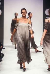 krizia-ss-1994-4.thumb.jpg.3a760473c423d35421307a660d89e8ca.jpg