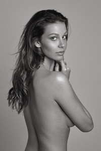 lea-black-beautiful-model-sexy-brunette-shooting.thumb.jpg.cd4a27417d04c57118cdce4133b75c91.jpg