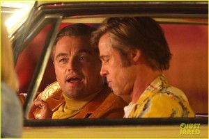 leonardo-dicaprio-brad-pitt-night-shoot-15.jpg