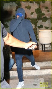 leonardo-dicaprio-lebron-james-al-pacino-dinner-05.jpg