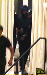 leonardo-dicaprio-lebron-james-al-pacino-dinner-09.jpg