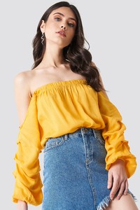 linn_ahlborg_off_shoulder_pluff_sleeve_top_1561-000032-0024_01a.jpg