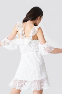 linn_ahlborg_x_nakd_double_frill_sleeve_dress_1561-000048-0001_02k.jpg