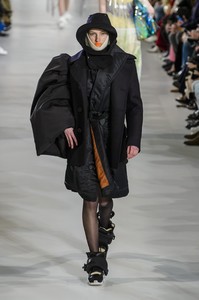 margiela-rf18-0109.thumb.jpg.adb702c11e125335b846595ebc1431da.jpg