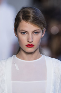 max-mara-clpa-rs18-0965.thumb.jpg.790adb64c0433f0d98d08694a9cfeb26.jpg