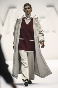 max-mara-fw-1993-1.thumb.jpg.d8c42bcfb51ba51a379247b13a9b299c.jpg