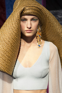 missoni-bks-z-rs18-3836.thumb.jpg.2673d7249a26fdb67a532622c78f67be.jpg